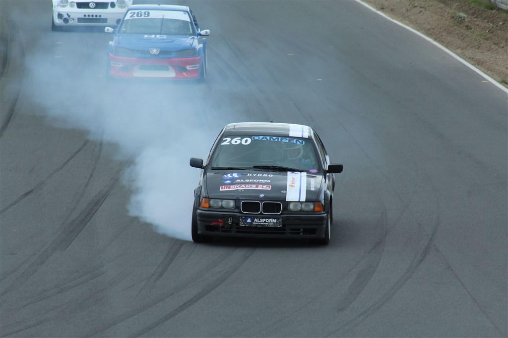 Anders Tage Jensen havde allerede problemer under nedbremsningerne tidligt i heat 1 – længe inden regnen kom.
(Foto: JJ Media)